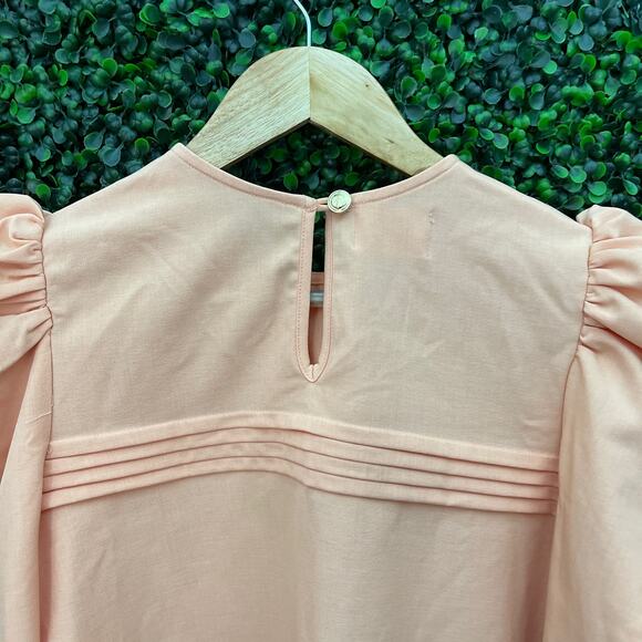 Yoke’s Boutique, Peach Blouse, Puff Sleeve, no size label S/M - Picture 7 of 8